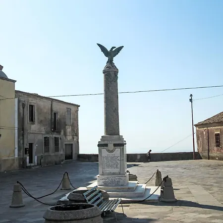 Fazio By Interhome * ストロンゴリ