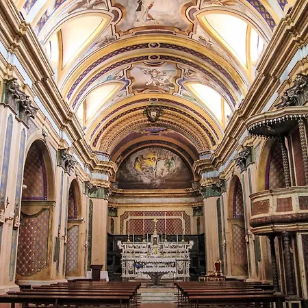 Fazio By Interhome * ストロンゴリ